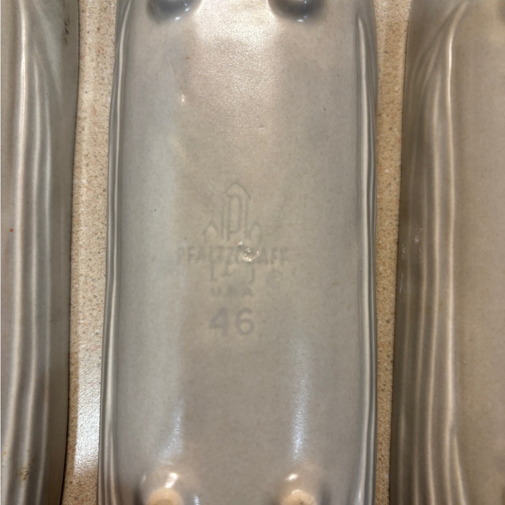Vintage Pfaltzgraff Yorktowne stoneware corn on the cob dishes. - Picture 3 of 3